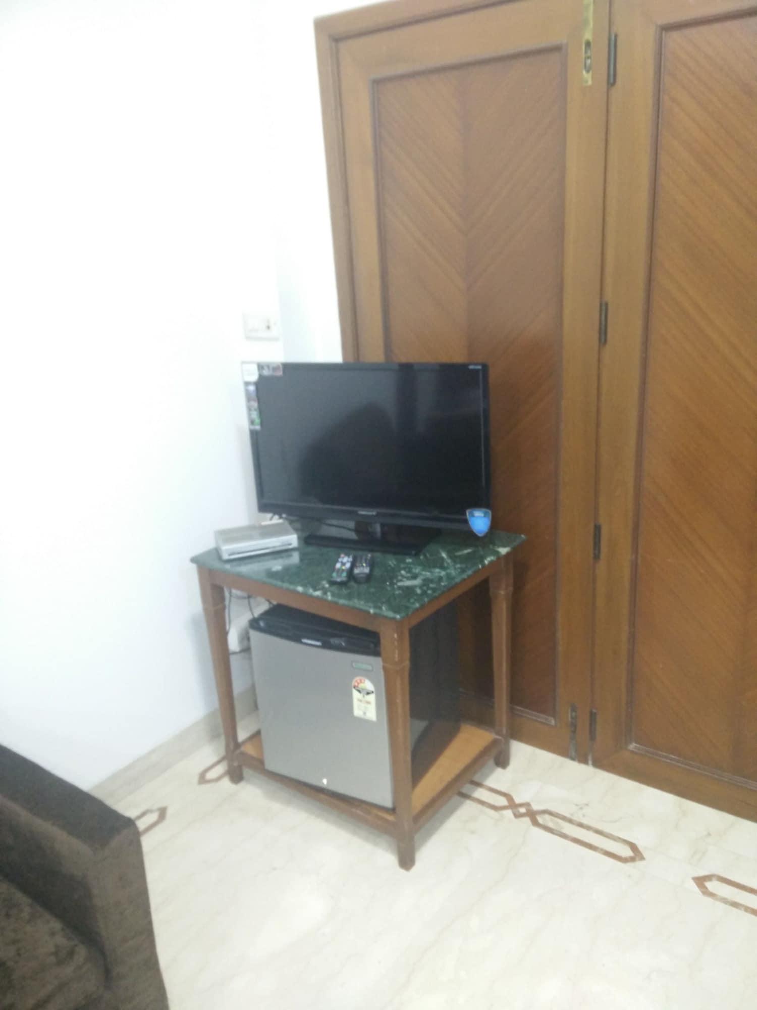 Strand Hotel, Colaba Мумбай Екстериор снимка