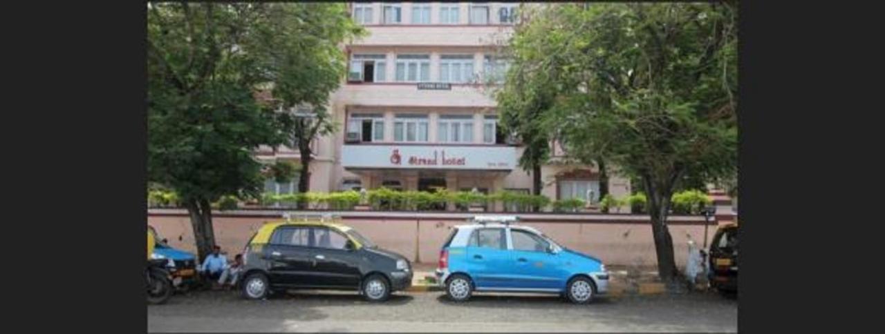 Strand Hotel, Colaba Мумбай Екстериор снимка