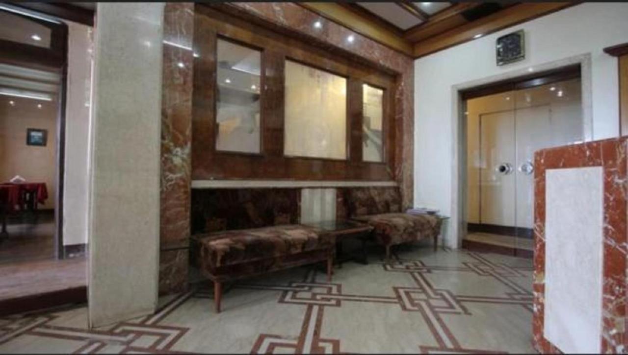 Strand Hotel, Colaba Мумбай Екстериор снимка